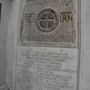 Chiesa San Domenica Maggiore lapide Partenope-1