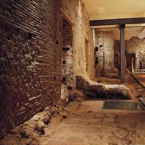 Rione Terra Pozzuoli resti sotterranei-1