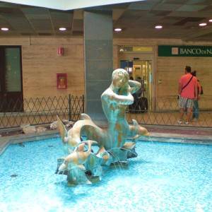 Stazione di Napoli Centrale immagine sirena Partenope