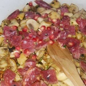 rigatoni funghi salame melagrana