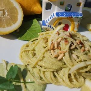 Spaghetti al pesto di limoni di Procida