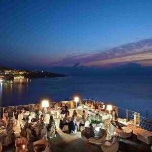 Vesuvio Restaurant Vista Sky Bar ristorante hotel mediterraneo sant’agnello