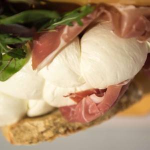 mozzarella provola treccia campane caseificio ponte a mare