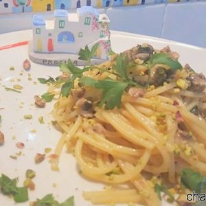 spaghetti vongole pistacchio