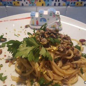 spaghetti vongole pistacchio