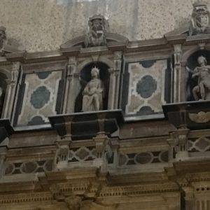 controfacciata-duomo-napoli-carlo-i-dangio-carlo-martello-clemnza-dasburgo
