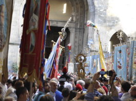 processione-san-gennaro-maggio napoli