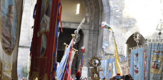 processione-san-gennaro-maggio napoli