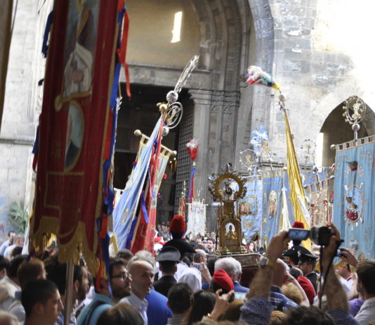 processione-san-gennaro-maggio napoli