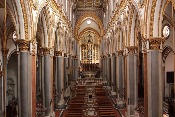 basilica di San Domenico Maggiore a Napoli